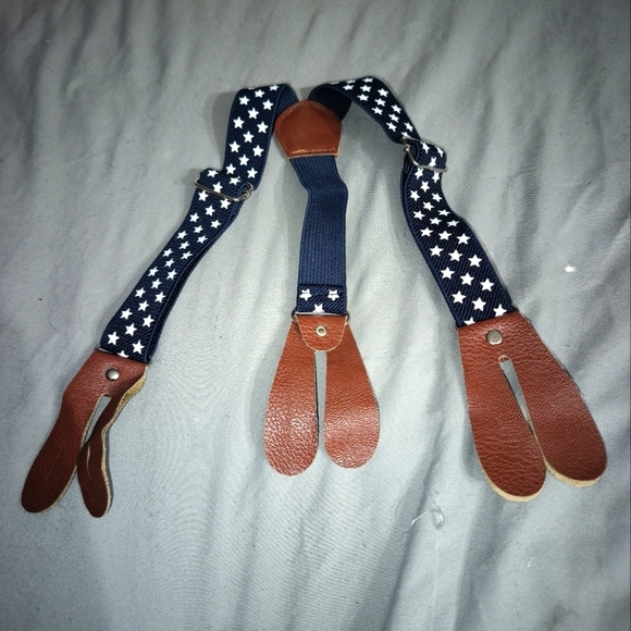 Baby suspenders navy blue with stars and brown leather button attachment - Picture 3 of 4